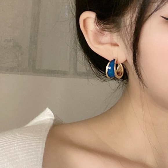 💙Blue Enamel Hoops Earrings - Picture 9 of 15